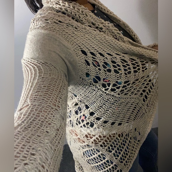 Crochet knitted sweater - Picture 3 of 17
